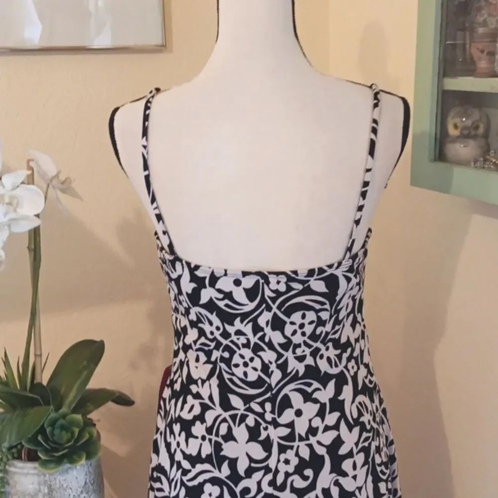 NWT Ruby Rox Monochrome Floral Pattern Dress - Picture 7 of 12